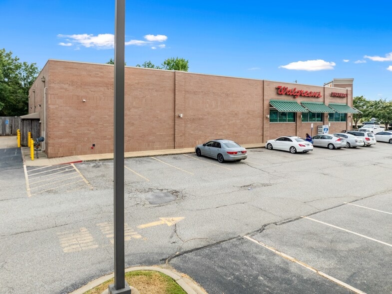 8035 E Shelby Dr, Memphis, TN à vendre - Photo de l’immeuble – Image 3 sur 7