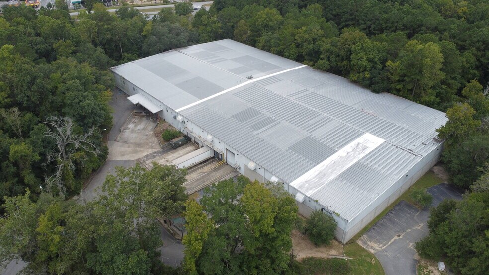 5101 Coosaw Creek Blvd, North Charleston, SC à louer - Photo de l’immeuble – Image 1 sur 10