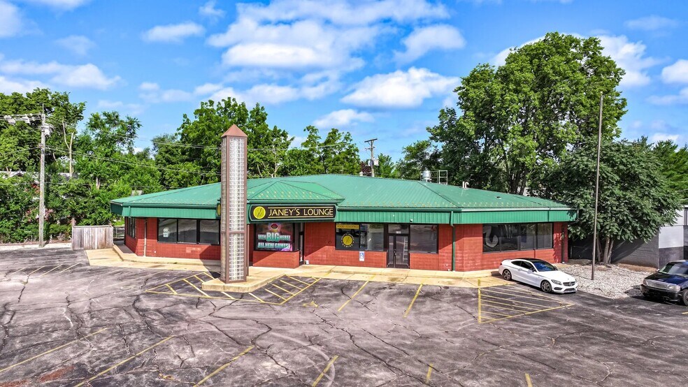 6108 N 2nd St, Loves Park, IL à louer - Photo de l’immeuble – Image 2 sur 2