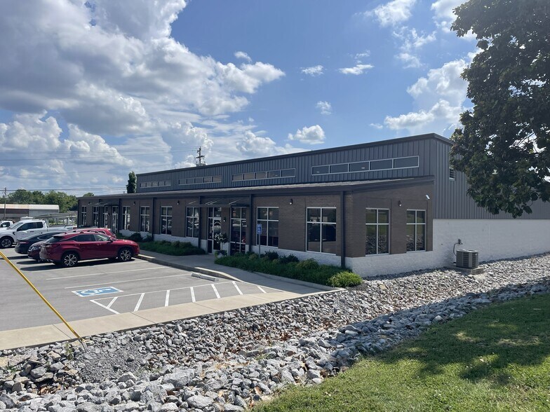 802 N Cumberland St, Lebanon, TN à louer - Photo de l’immeuble – Image 2 sur 10