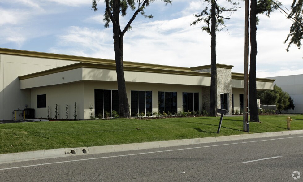 13951 Monte Vista Ave, Chino, CA à vendre - Photo principale – Image 2 sur 7