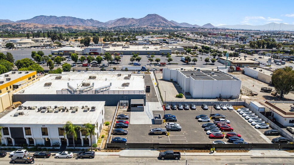 424 Orange Show Rd, San Bernardino, CA à vendre - Photo de l’immeuble – Image 2 sur 3