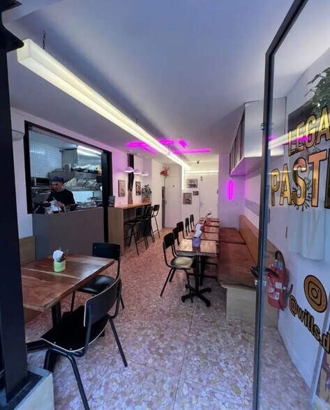 Local commercial dans Paris à louer - Photo de l’immeuble – Image 1 sur 2