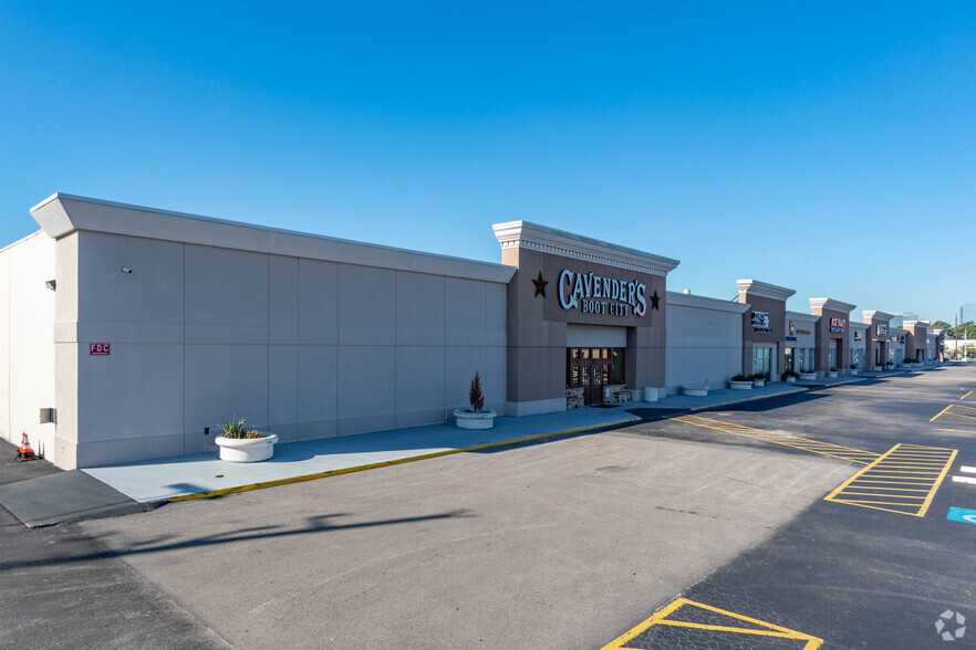 12121-12191 Katy Fwy, Houston, TX à louer - Photo principale – Image 3 sur 3