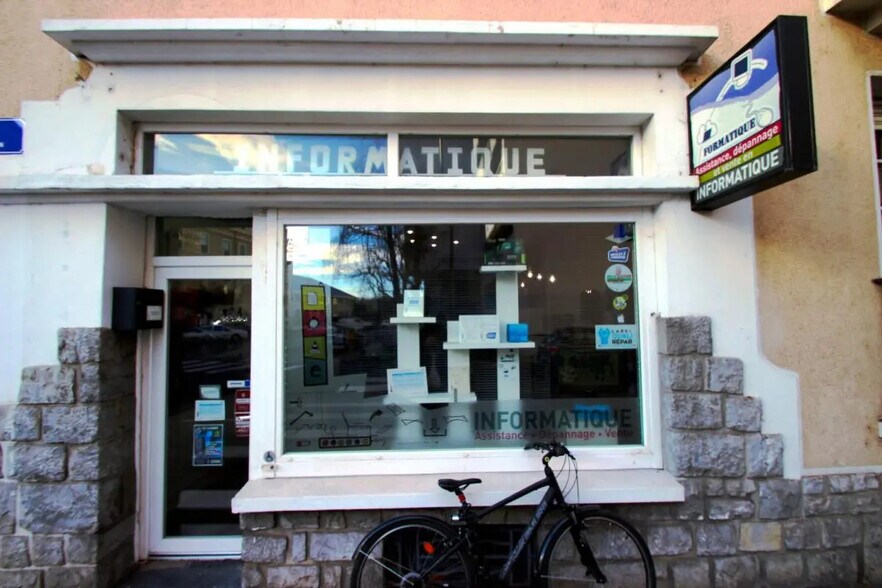 Local commercial dans Pau à louer - Photo de l’immeuble – Image 1 sur 5