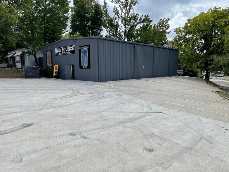 886 Huff Rd NW, Atlanta, GA à louer - Photo de l’immeuble – Image 2 sur 10