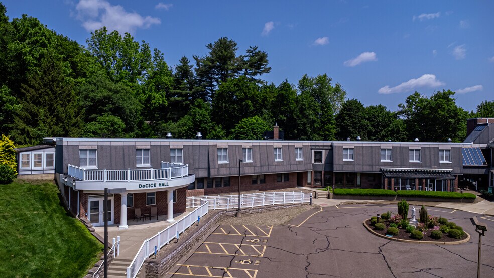 1365 Northampton St, Holyoke, MA à vendre - Photo de l’immeuble – Image 3 sur 31