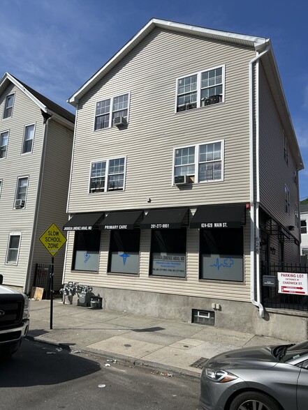 624-628 Main St, Paterson, NJ à louer - Photo de l’immeuble – Image 1 sur 16