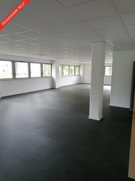 Bureau dans Mont-Saint-Aignan à louer - Photo de l’immeuble – Image 1 sur 9