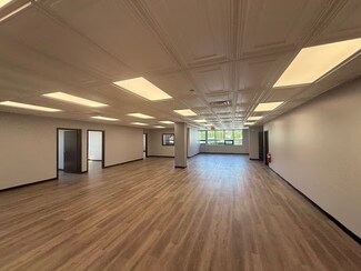 Plus de détails pour 565 Broadhollow Rd, Farmingdale, NY - Bureau à louer