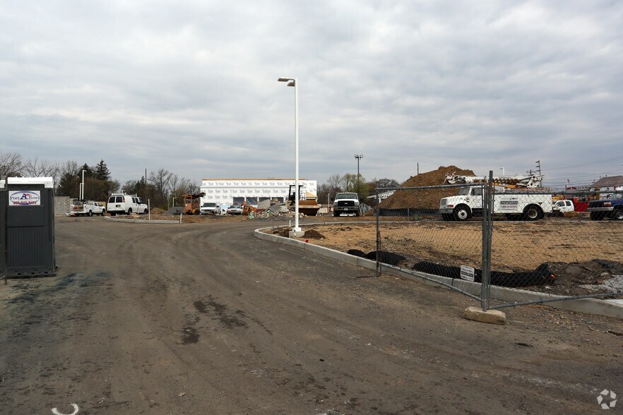 Kedron Ave & Macdade Blvd, Folsom, PA à louer - Photo principale – Image 1 sur 7