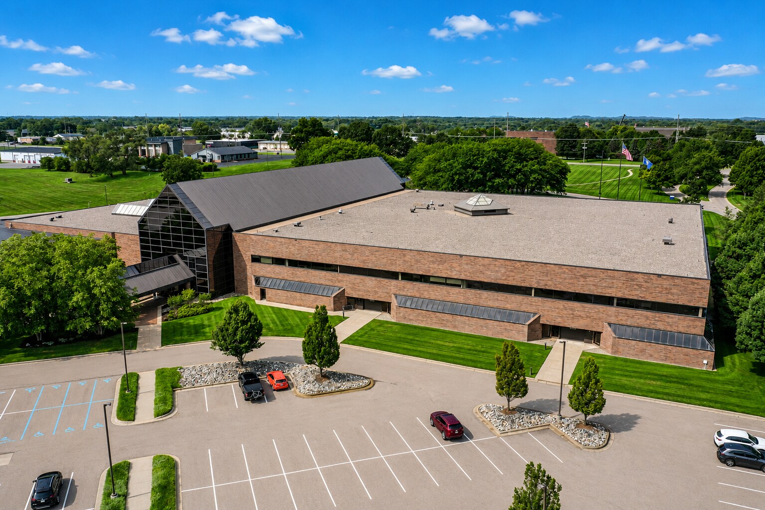 701 S Waverly Rd, Holland, MI à louer Photo principale– Image 1 sur 24