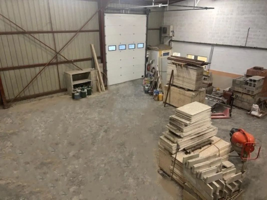 Local d’activités dans Champlan à louer Photo intérieure– Image 1 sur 7