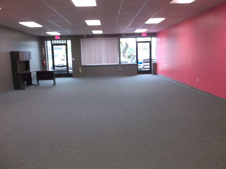 44621-44637 N Gratiot Ave, Clinton Township, MI à louer - Photo intérieure – Image 3 sur 8
