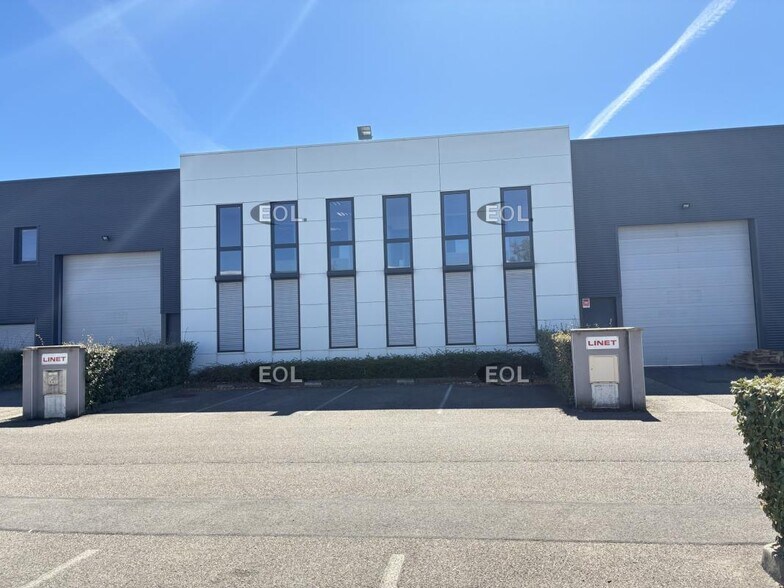 Local d'activités dans Venissieux à vendre - Photo de l’immeuble – Image 1 sur 12