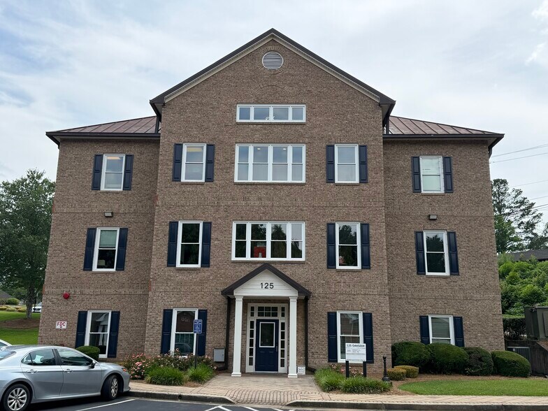 125 Oakside Ct, Canton, GA à louer - Photo de l’immeuble – Image 2 sur 13