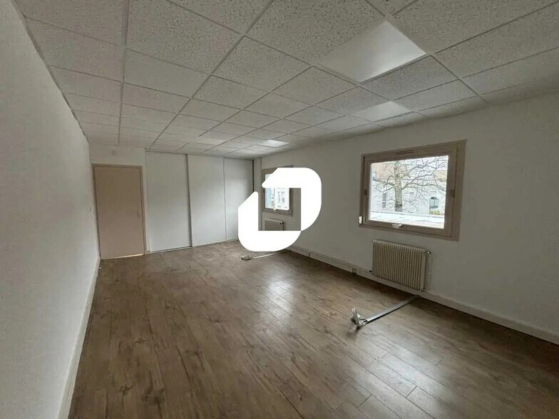 Bureau dans Charbonnières-les-Bains à louer - Photo de l’immeuble – Image 2 sur 9