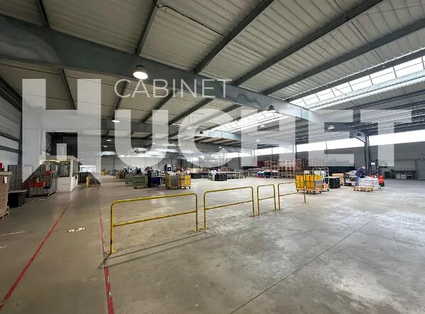 Local d’activités dans Carpiquet à louer - Photo intérieure – Image 1 sur 2