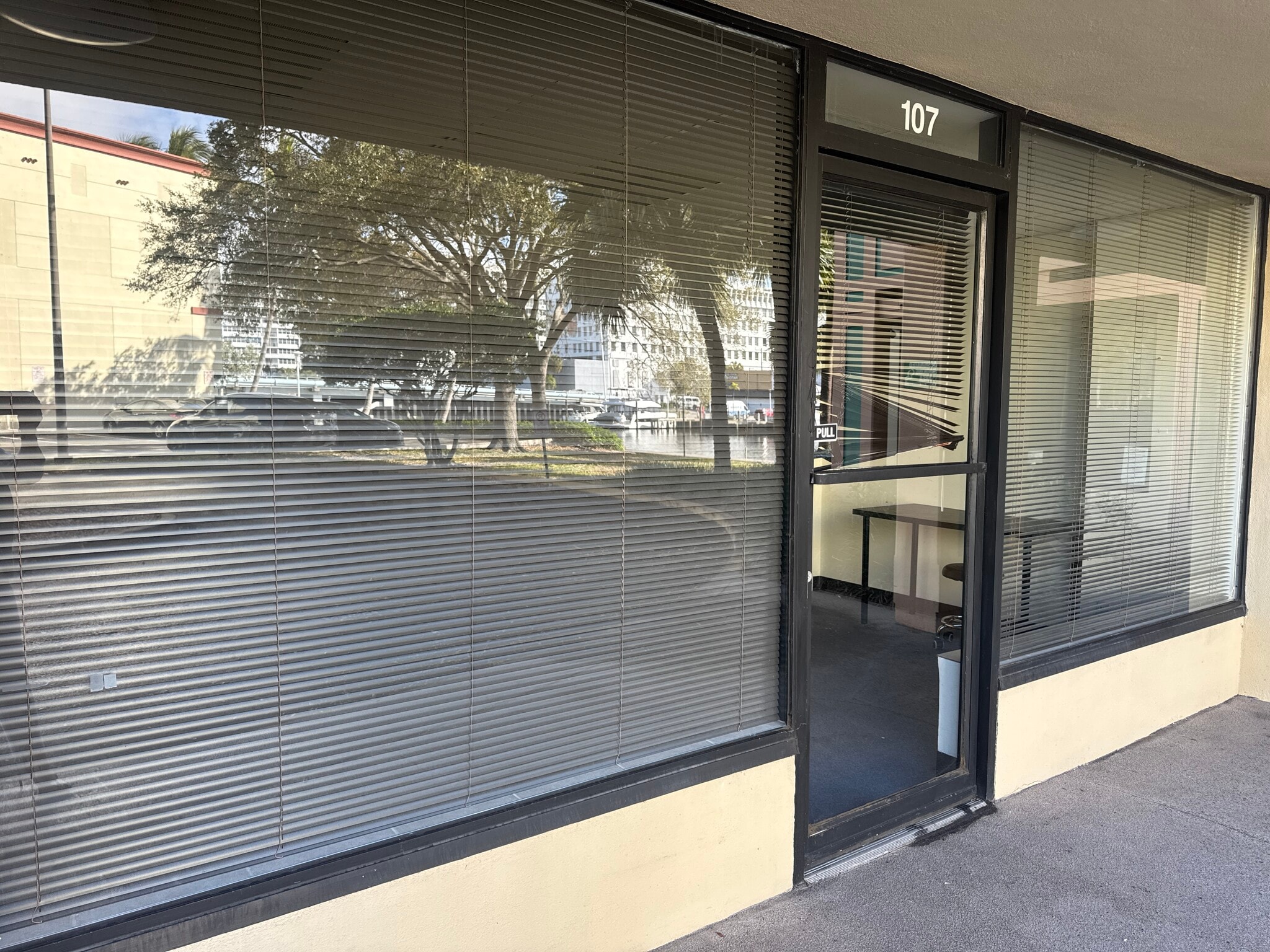 915 Middle River Dr, Fort Lauderdale, FL à louer Photo intérieure– Image 1 sur 1