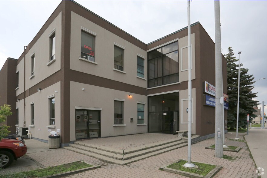 4155 Sheppard Ave E, Toronto, ON à vendre - Photo de l’immeuble – Image 2 sur 2