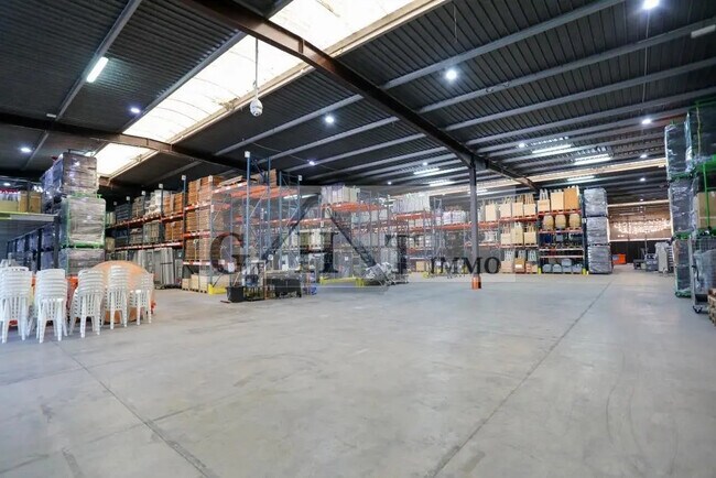 Plus de détails pour Bureau, Industriel/Logistique à louer