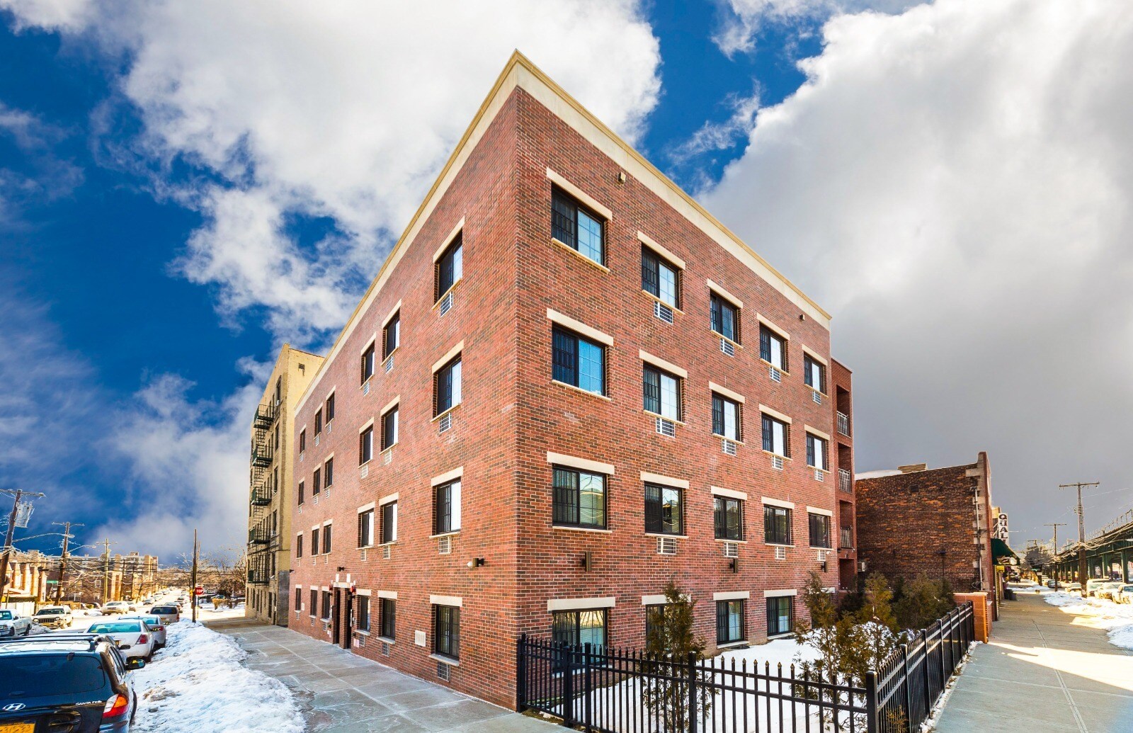 700 Bartholdi, Bronx, NY à vendre Photo de l’immeuble– Image 1 sur 8