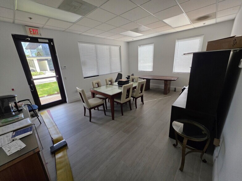 600 Capital St, Jupiter, FL à louer - Photo de l’immeuble – Image 2 sur 7