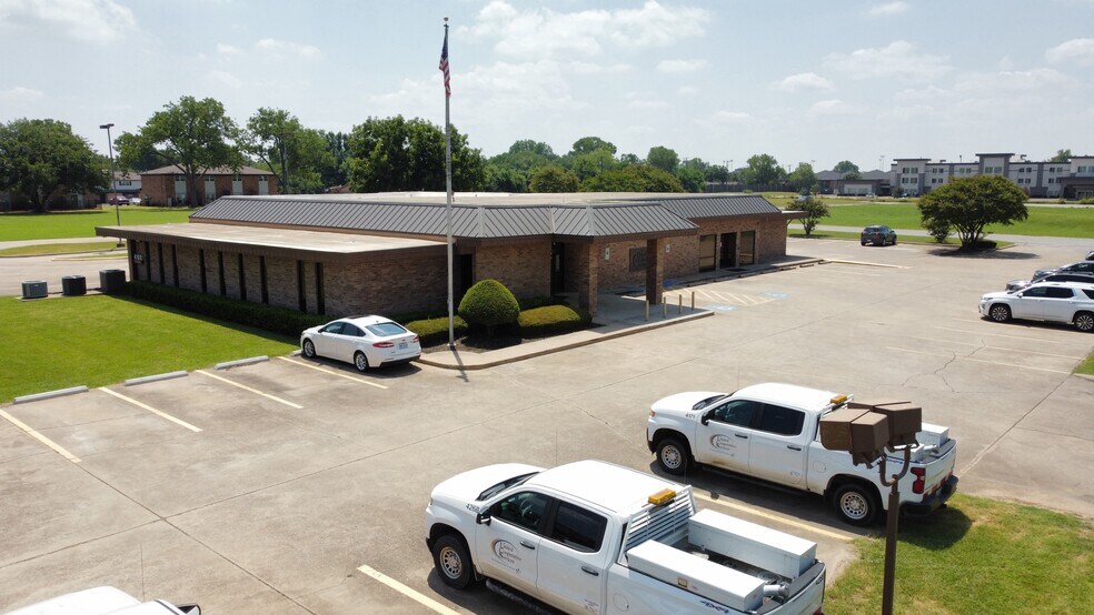 449 S Broadway St, Joshua, TX à vendre - Photo de l’immeuble – Image 3 sur 6