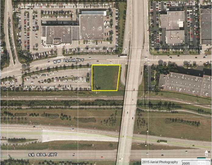 9800 NW 12th St, Miami, FL à louer - Photo de l’immeuble – Image 1 sur 3