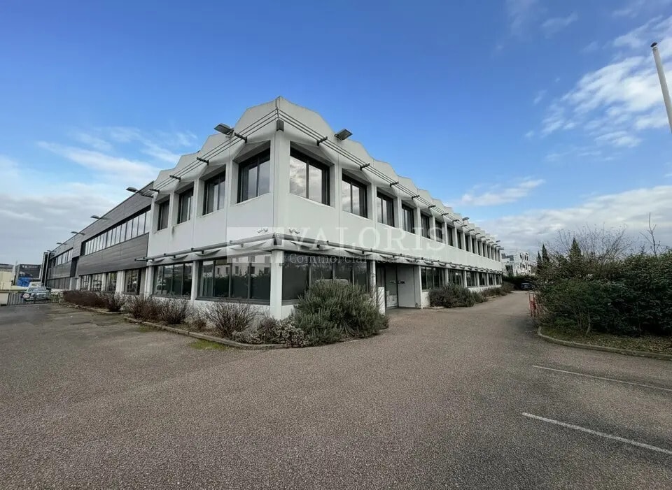 Local d’activités dans Dardilly à louer Photo de l’immeuble– Image 1 sur 7