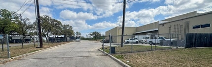 17114 Classen Rd, San Antonio, TX à louer Photo de l’immeuble– Image 1 sur 7