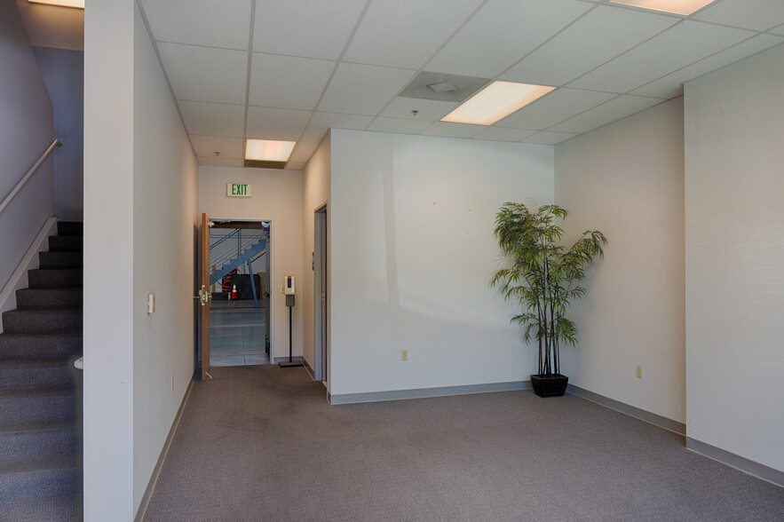 28312-28326 Constellation Rd, Valencia, CA à louer - Hall d’entrée – Image 3 sur 34