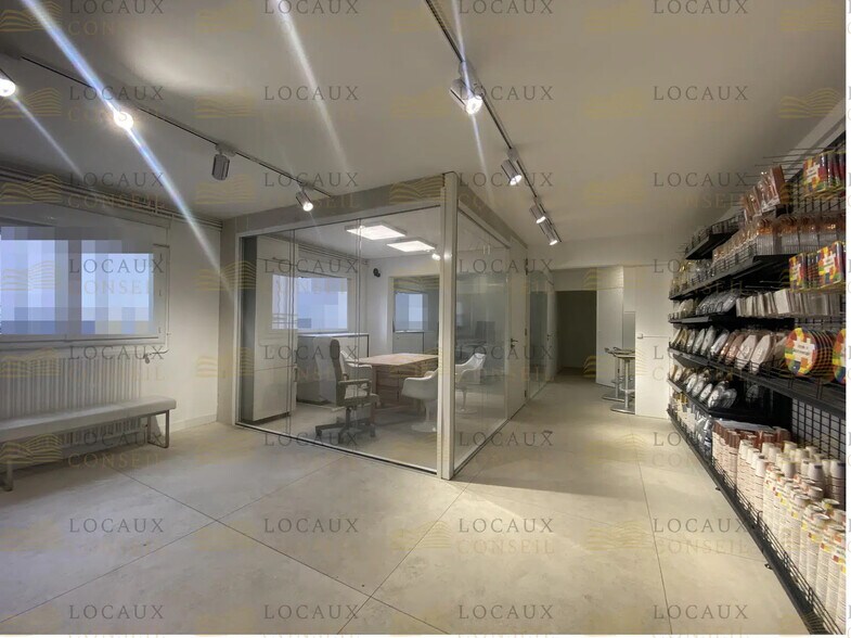 Local d'activités dans Argenteuil à vendre - Photo de l’immeuble – Image 3 sur 11
