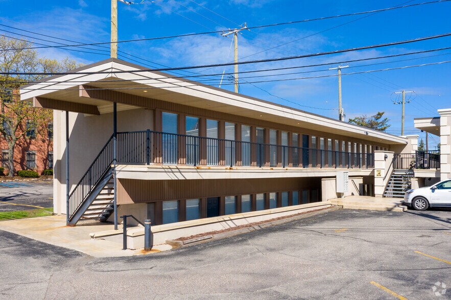 352 N Main St, Plymouth, MI à louer - Photo de l’immeuble – Image 2 sur 8