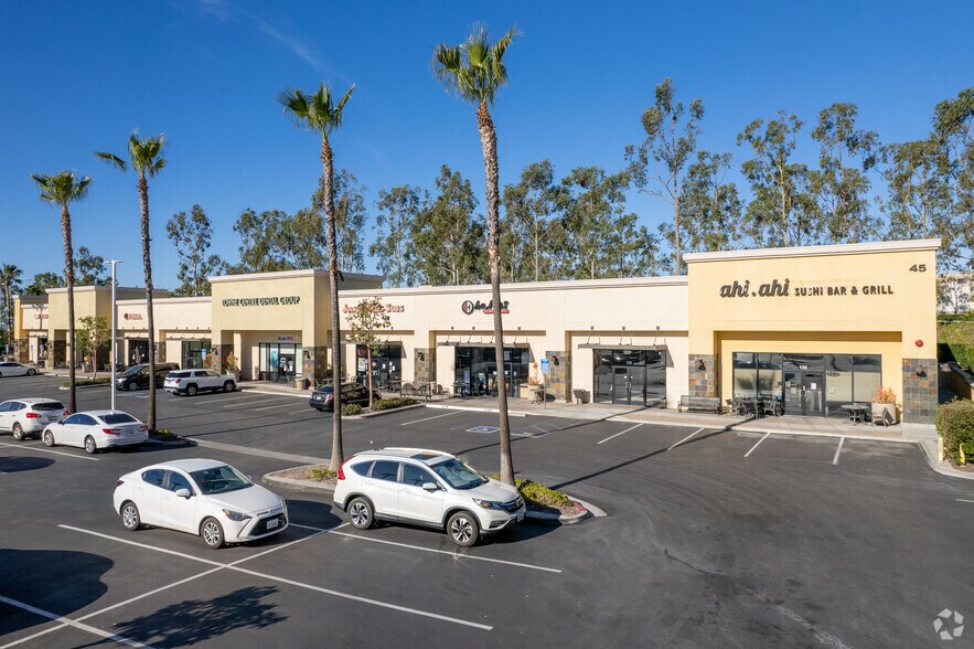 45 Auto Center Dr, Lake Forest, CA à vendre - Photo de l’immeuble – Image 2 sur 9