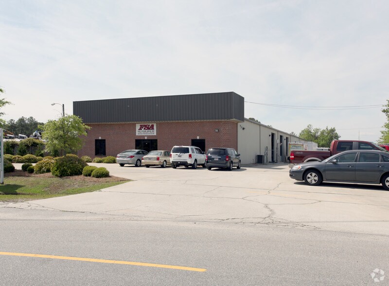 1455 Commerce Pl, Myrtle Beach, SC à louer - Photo principale – Image 1 sur 6