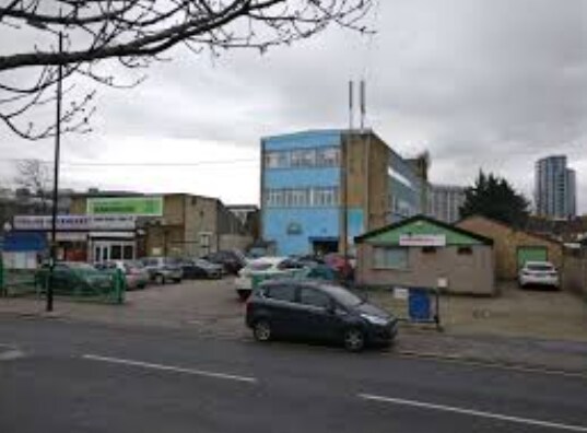 68-70 Windmill Rd, Croydon à vendre - Photo principale – Image 1 sur 1
