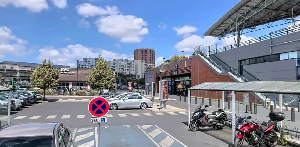 3 Rue Claude Debussy, Épinay-sur-Seine à louer - Photo de l’immeuble – Image 2 sur 4