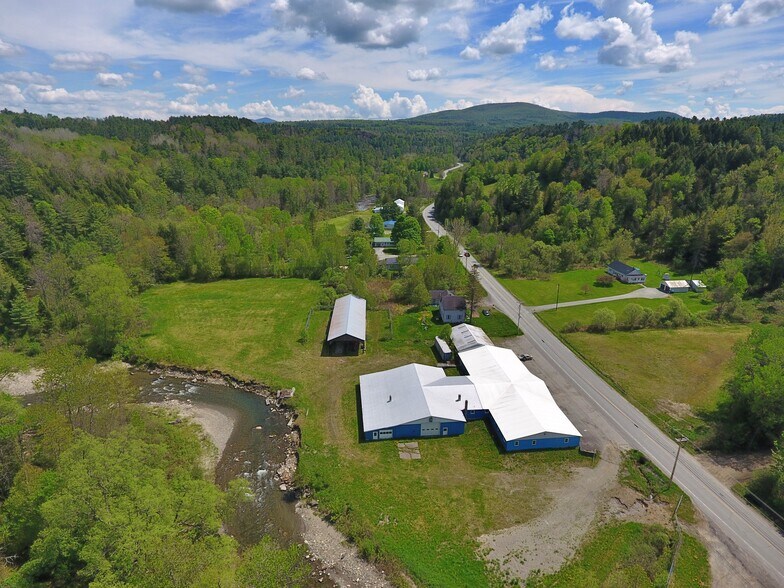 303 Willoughby Ave, Orleans, VT à vendre - Photo de l’immeuble – Image 2 sur 22