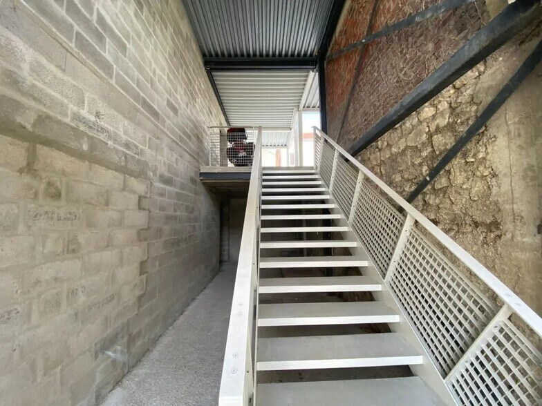 Bureau dans Cachan à louer - Photo de l’immeuble – Image 2 sur 5