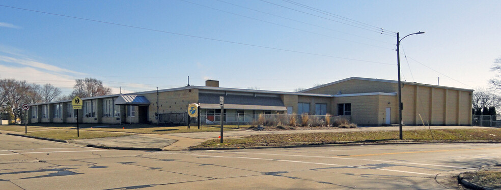 670 Main Ave, De Pere, WI à vendre - Photo principale – Image 1 sur 2