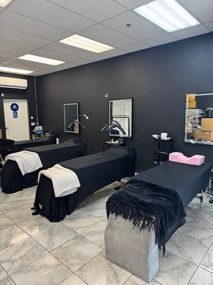 3302 Century Blvd, Garden Grove, CA à louer - Photo de l’immeuble – Image 3 sur 7