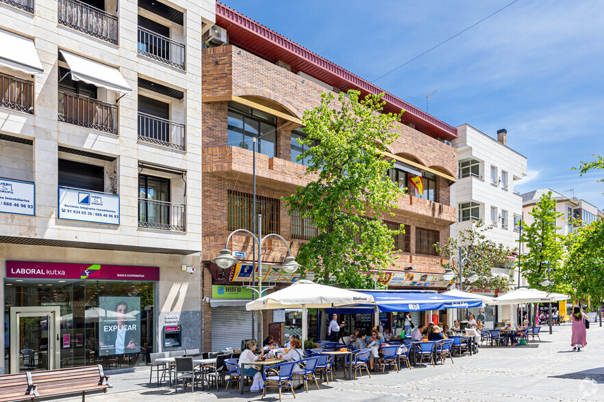 Calle Gran Vía, 37, Majadahonda, Madrid à vendre - Photo de l’immeuble – Image 2 sur 3