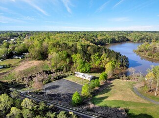 Plus de détails pour 1055 L P Bailey Memorial Hwy, Halifax, VA - Local commercial à vendre