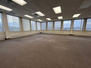 115 S Wilke Rd, Arlington Heights, IL à louer Photo intérieure– Image 2 sur 5