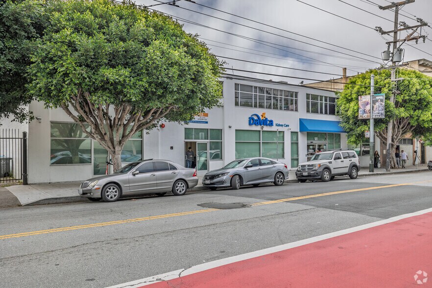 2761-2765 16th St, San Francisco, CA à louer - Photo de l’immeuble – Image 2 sur 12