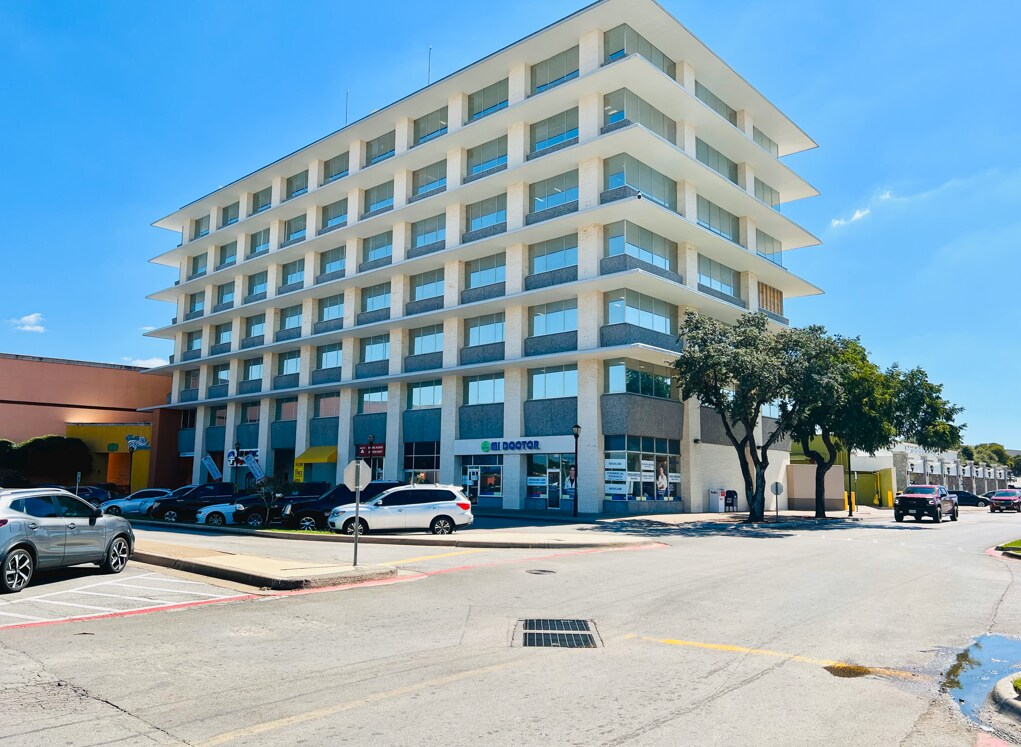 4200 South Fwy, Fort Worth, TX à louer Photo de l’immeuble– Image 1 sur 6