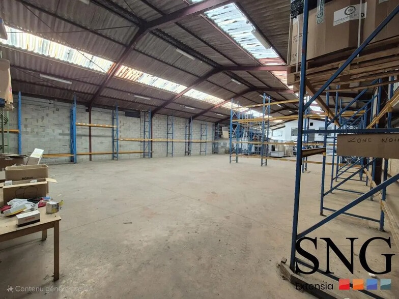 Industriel/Logistique dans Rouxmesnil-Bouteilles à vendre - Photo de l’immeuble – Image 1 sur 10
