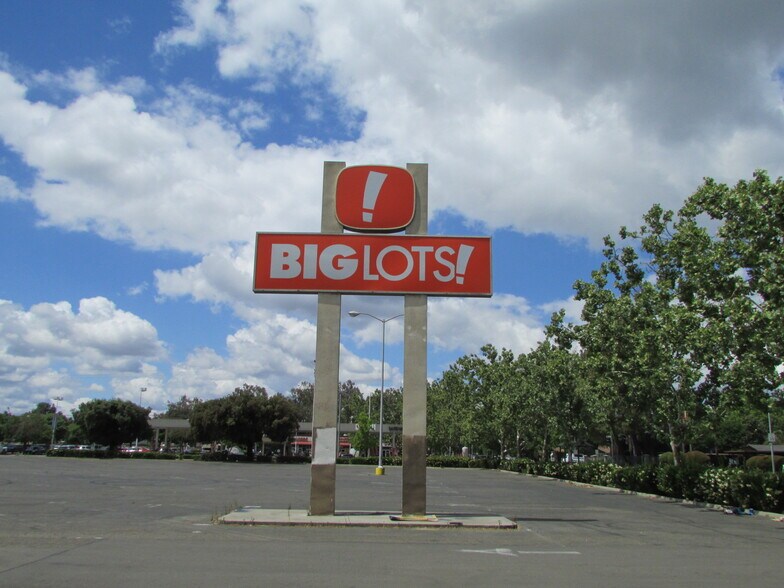 2720 Country Club Blvd, Stockton, CA à louer - Photo de l’immeuble – Image 3 sur 5