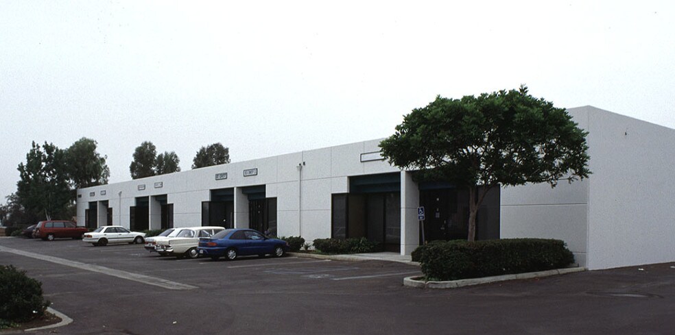 18305 E Valley Blvd, City of Industry, CA à louer - Photo de l’immeuble – Image 3 sur 7